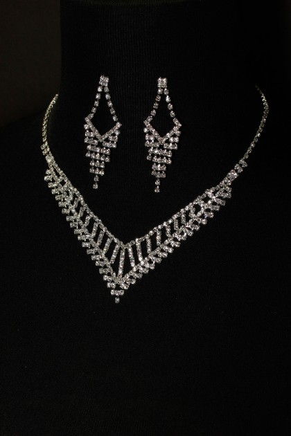 6 pretty b necklace set