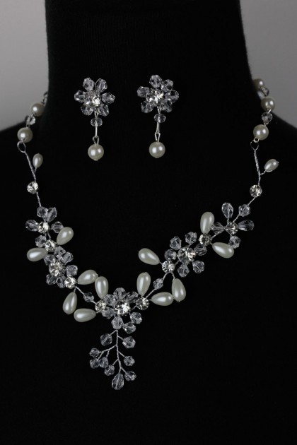 Handmade Crystal with Pearl Necklace 
