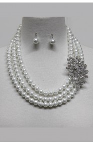 12508-2 Pearl Necklace with Brooche