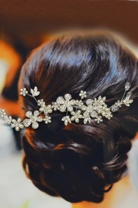 daisy with pearl bridal comb